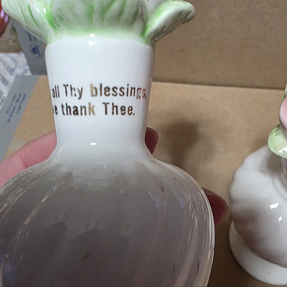 Vtg Rose Budvase Salt Pepper Shaker Set #175